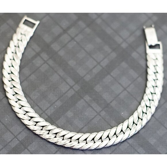 7 inch, Vintage Chain Link Silver Tone Unique Bracelet by Monet - G52 - Picture 2 of 3